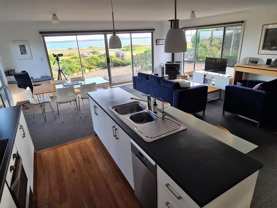 Coorong Waterfront Retreat Villa Meningie Exteriör bild