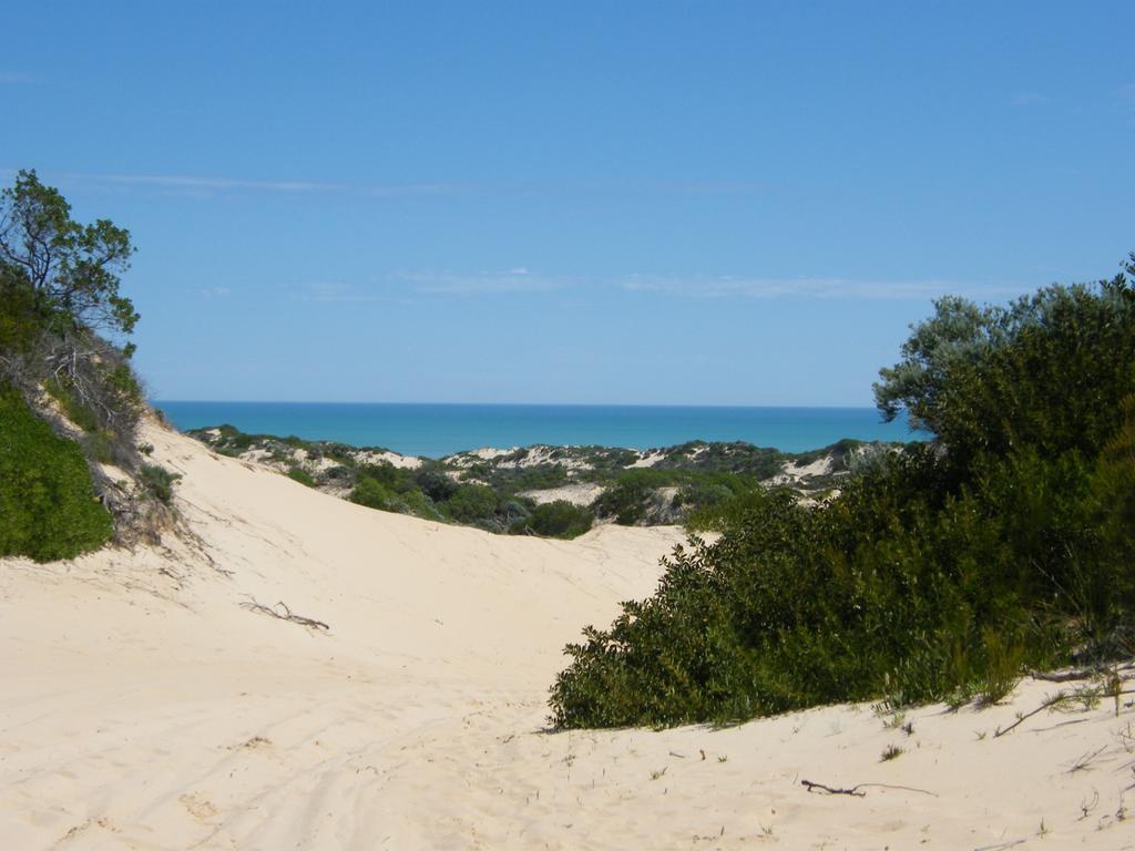 Coorong Waterfront Retreat Villa Meningie Exteriör bild