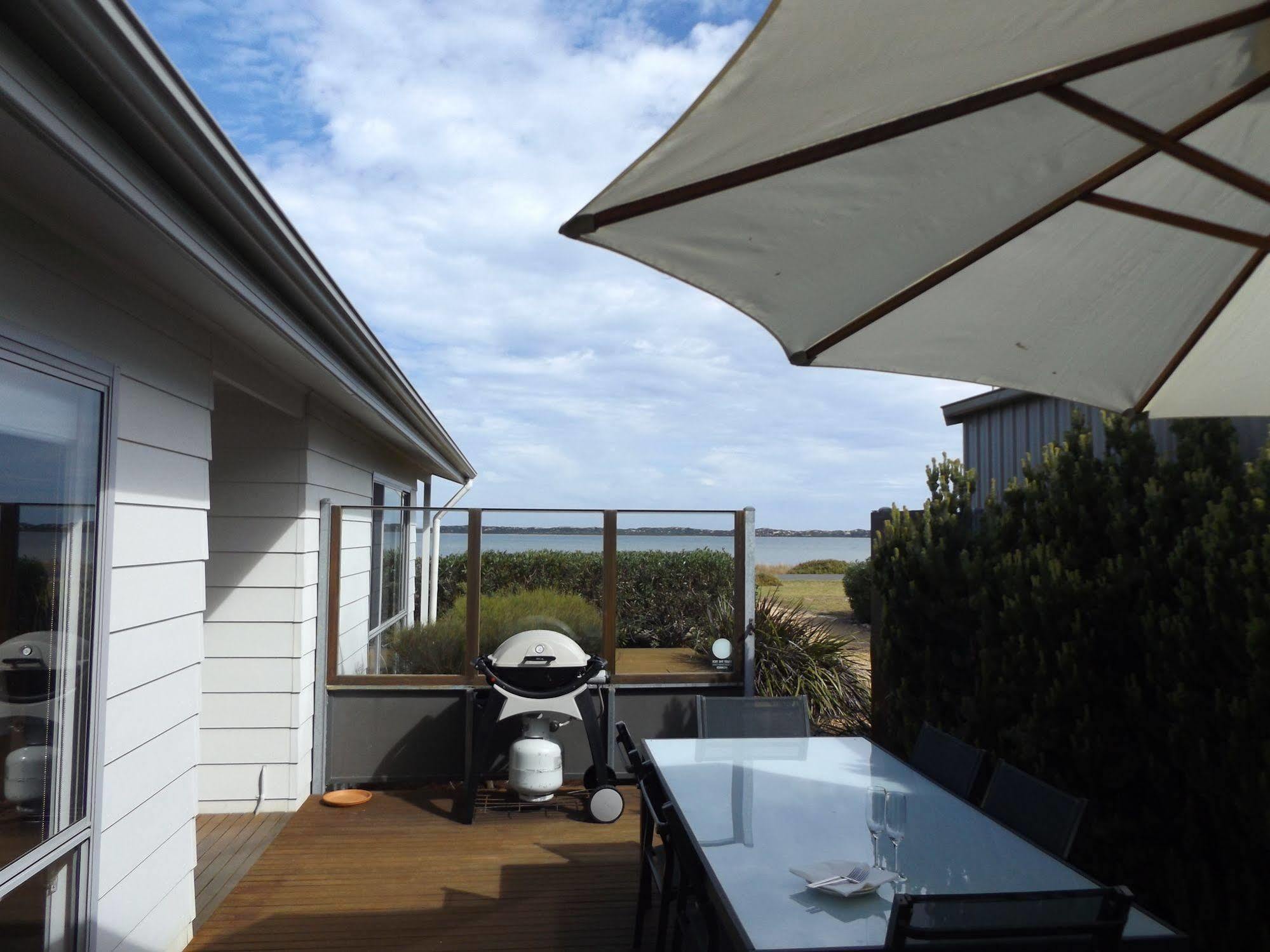 Coorong Waterfront Retreat Villa Meningie Exteriör bild